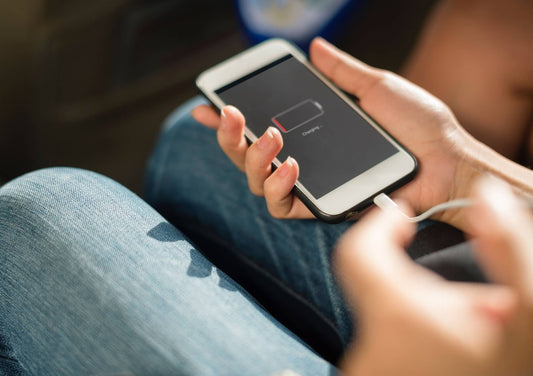 7 hacks om de batterijduur van je smartphone te verbeteren