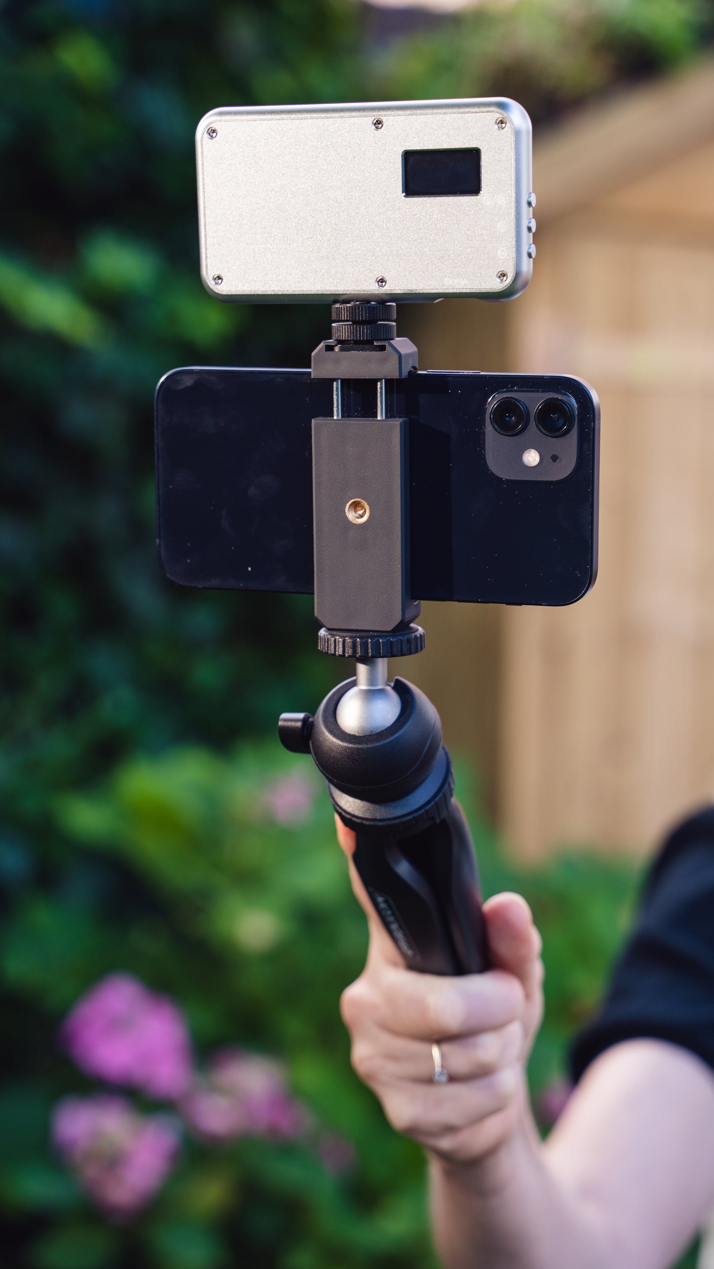 MOJOGEAR Video KIT / vlog set: Mini-statief + telefoonhouder + microfoon + lampje