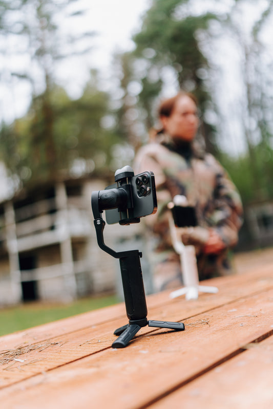 Hohem iSteady V2S smartphone gimbal met AI-sensor en lampje