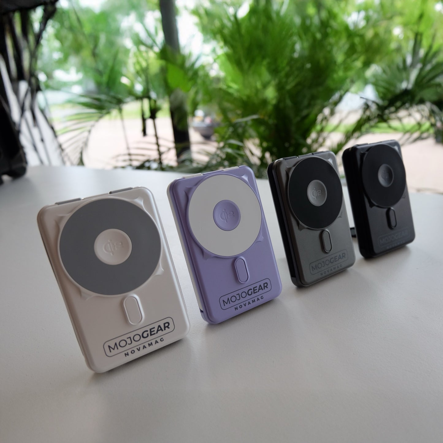 MOJOGEAR NovaMag All-in-1 Powerbank 10.000 mAh – Draadloos Qi2 & ingebouwde kabels – Wit - Powerbanks
