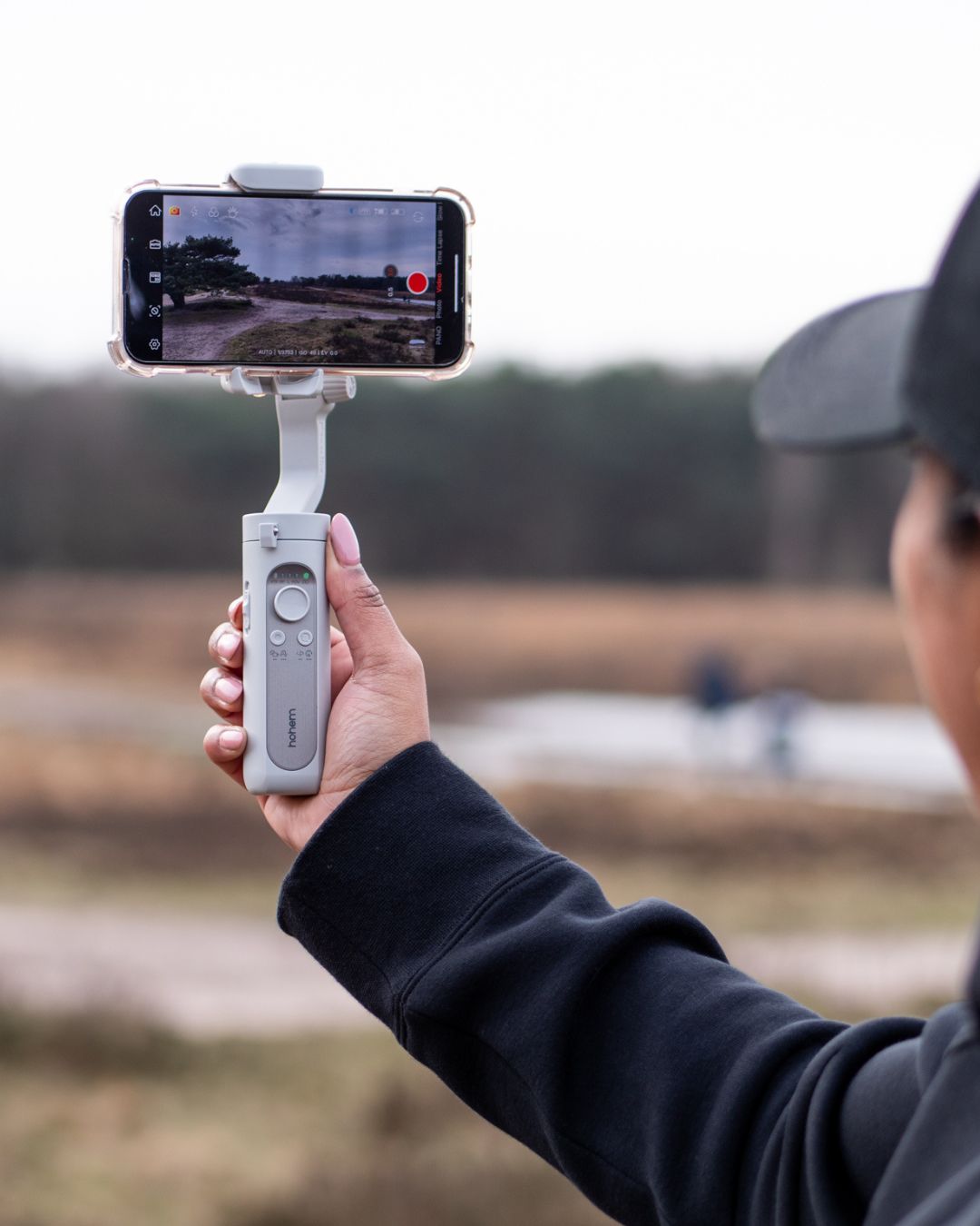 Hohem iSteady XE - lightweight smartphone gimbal