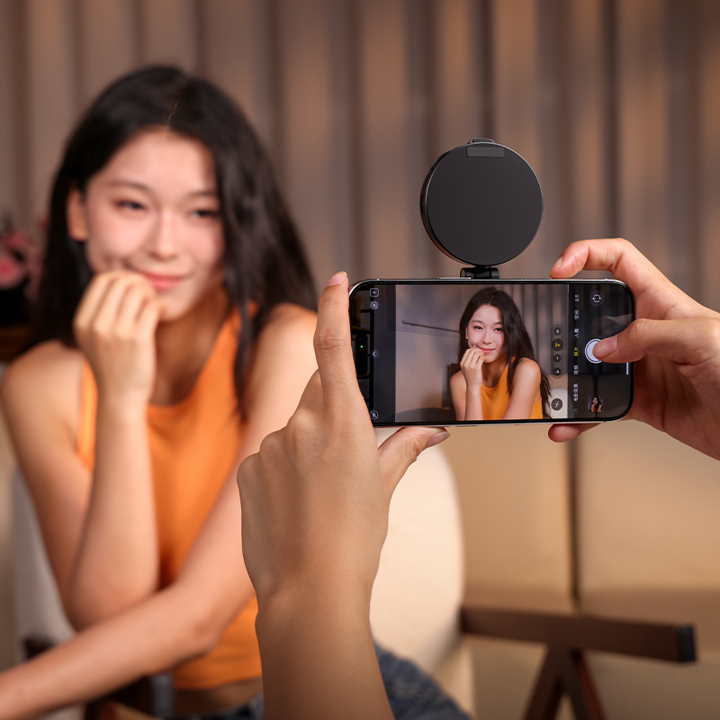Ulanzi LM23 Smartphone Ring Light V2 with Magsafe - White