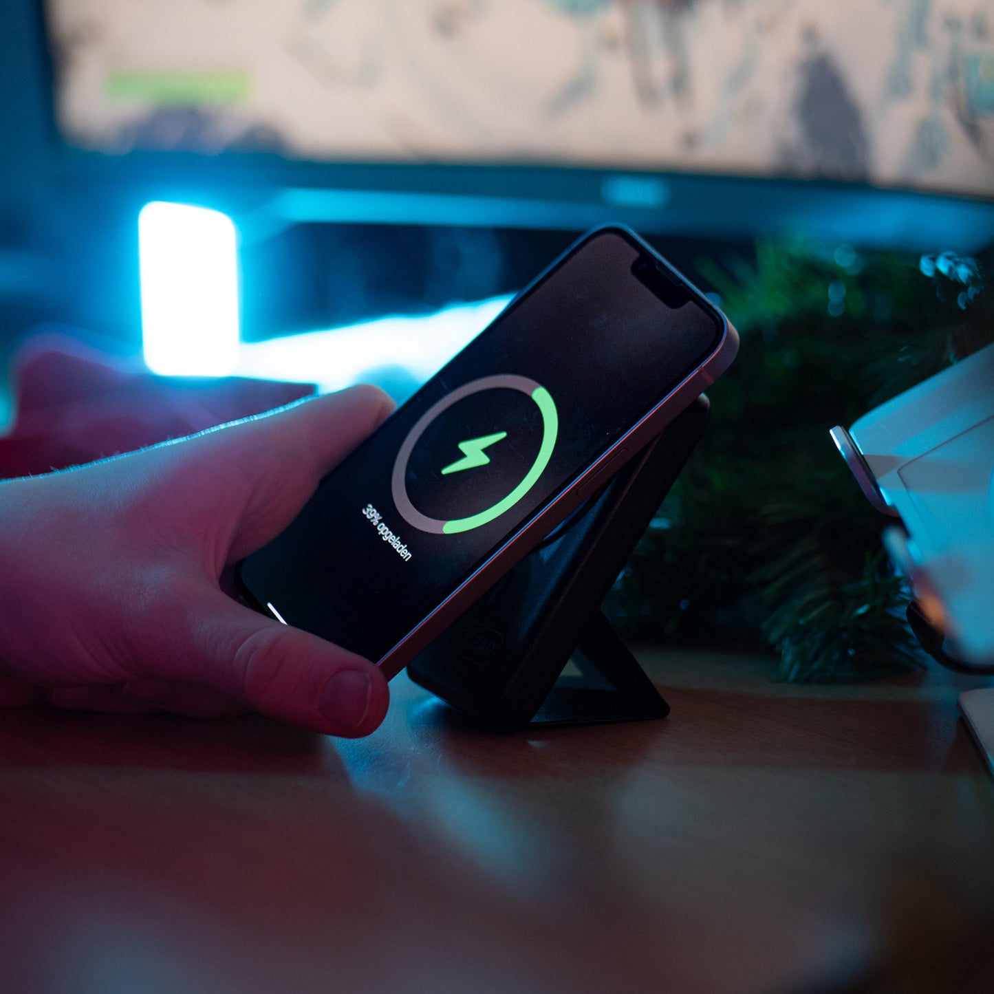 Batterie externe sans fil MOJOGEAR MagSafe 10 000 mAh - Magnétique et sans fil pour Android et iPhone - Avec support de bureau - Noir - Powerbanks