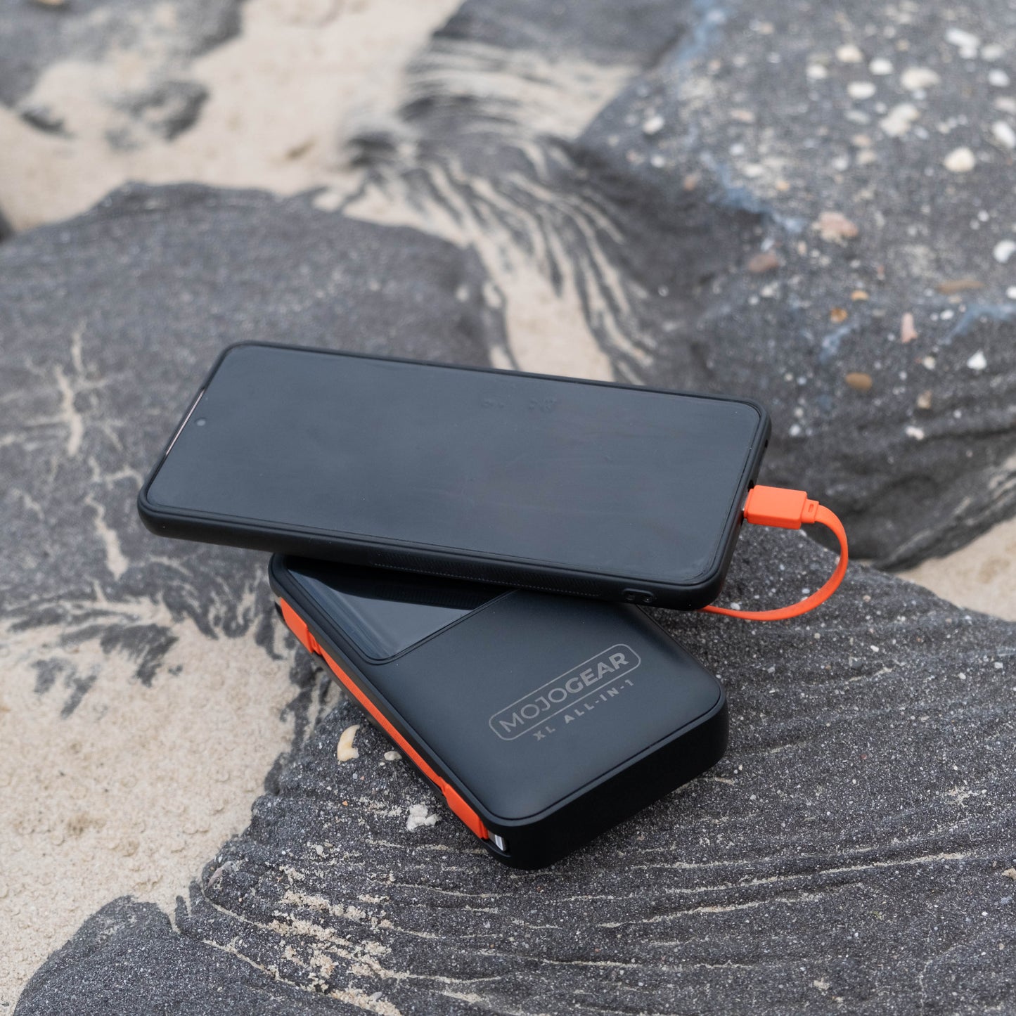 MOJOGEAR XL All-in-1 Powerbank 20.000 mAh met ingebouwde Lightning en USB-C kabels