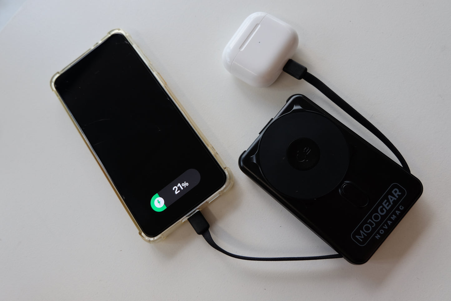 MOJOGEAR NovaMag All-in-1 Powerbank 10.000 mAh – Draadloos Qi2 & ingebouwde kabels – Zwart - Powerbanks