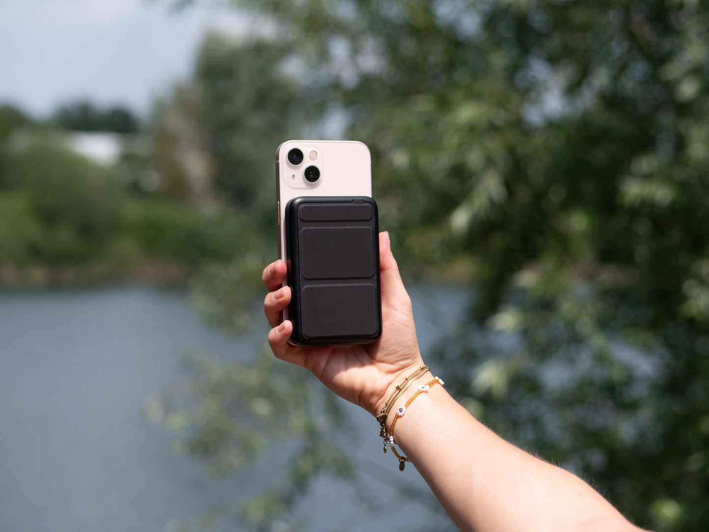 Batterie externe sans fil MOJOGEAR MagSafe 10 000 mAh - Magnétique et sans fil pour Android et iPhone - Avec support de bureau - Noir - Powerbanks