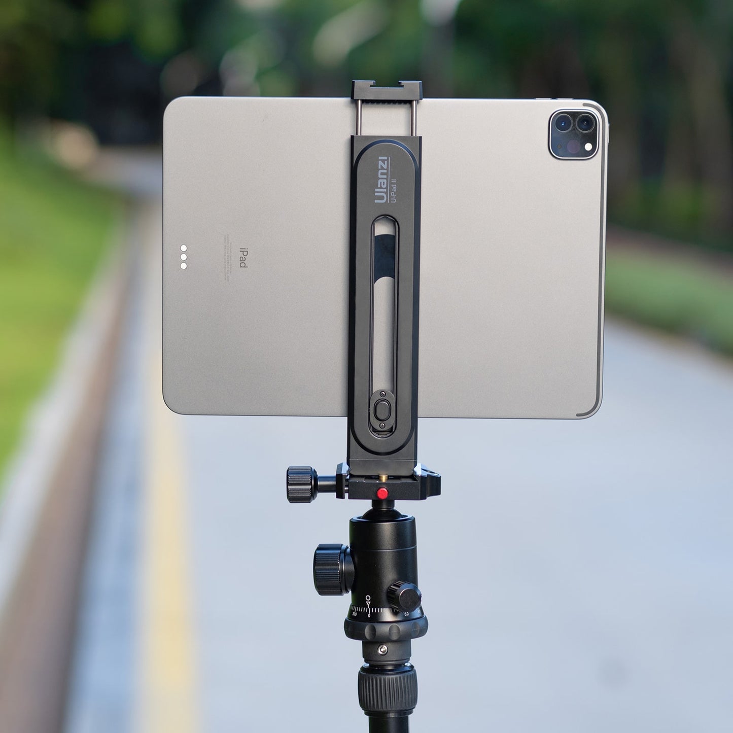 Ulanzi U-pad II - iPad & iPhone tripod holder