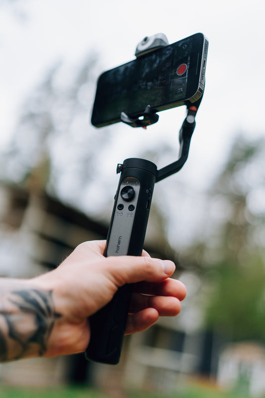 Hohem iSteady V2S smartphone gimbal met AI-sensor en lampje