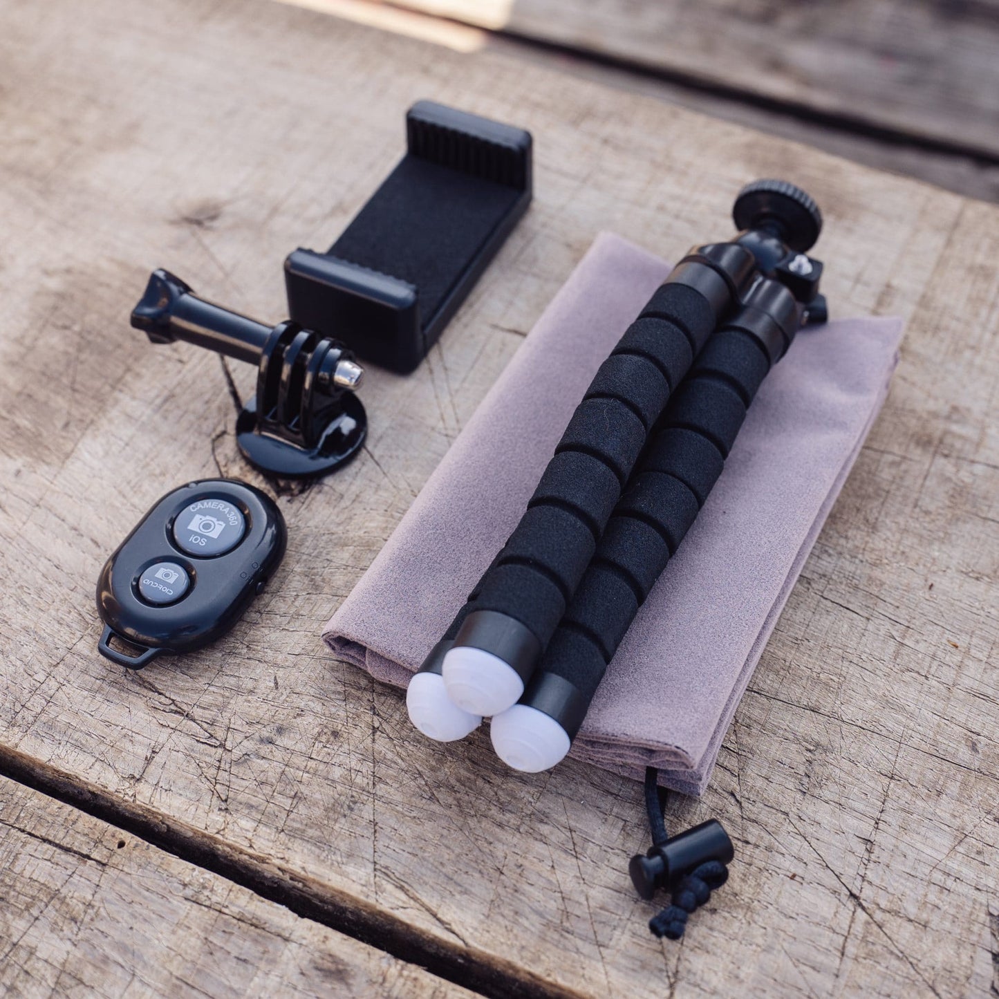 Flexibel mini-statief met schuimrubber poten KIT: incl. telefoonhouder, bluetooth remote, GoPro-adapter & opbergzakje