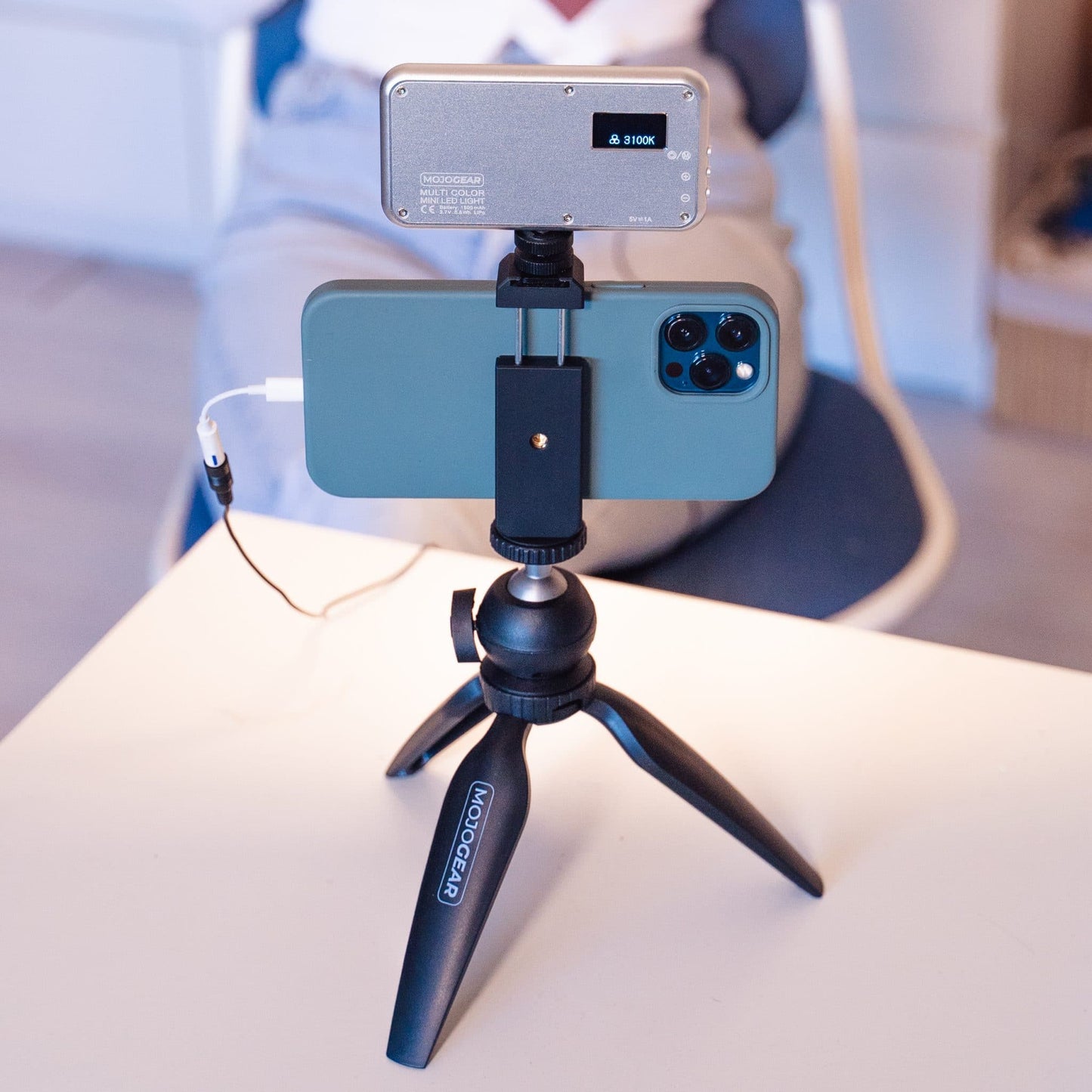 MOJOGEAR Vlog KIT: Mini Tripod, Phone Holder & Extra Long Selfie Stick