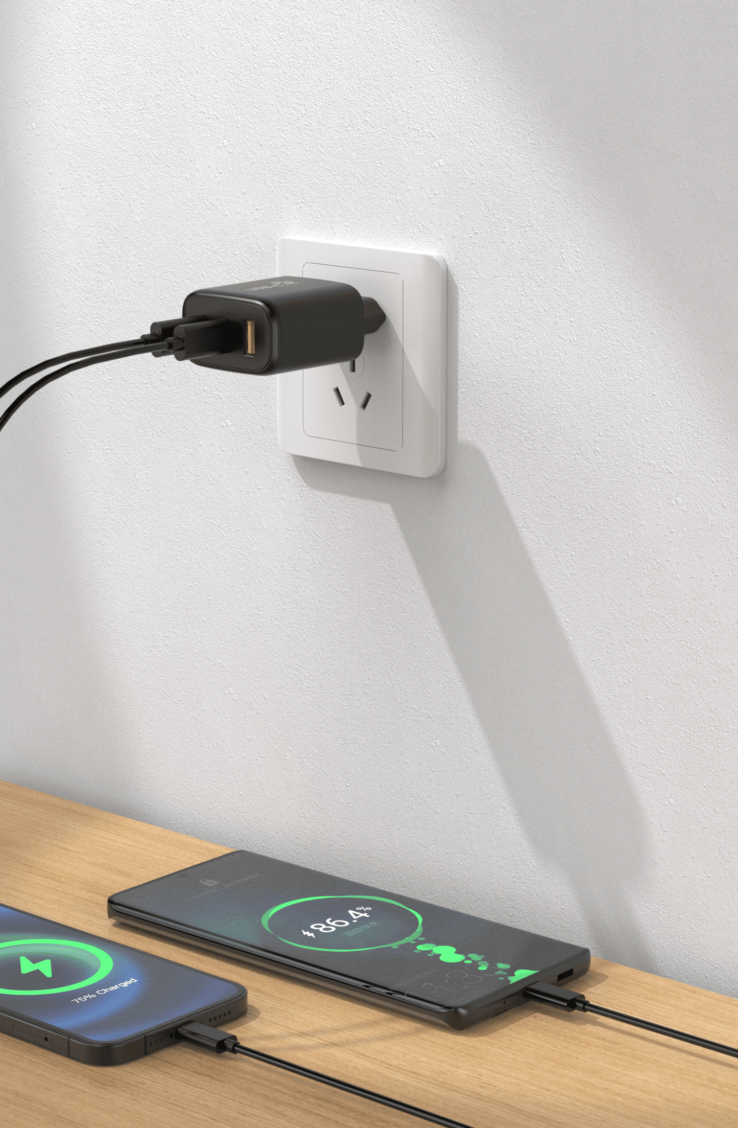 MOJOGEAR Charge+ 65W charger with 3 ports USB / USB-C