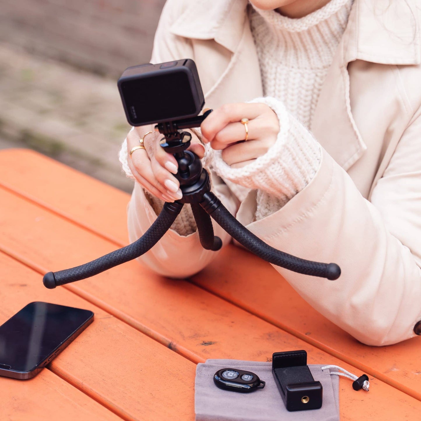 Flexibel statief met extra stevige poten KIT: incl. telefoonhouder, bluetooth remote, GoPro-adapter & opbergzakje