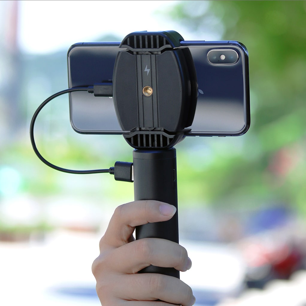 Ulanzi ST-13 phone holder with cold shoe mount and wireless charging